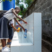 EAU, HYGIENE ET ASSAINISSEMENT DANS LES ECOLES PRIMAIRES DE KINSHASA