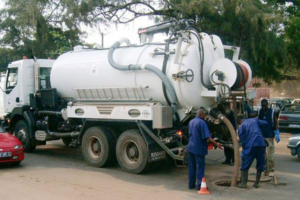 GESTION DES EAUX USEES ET DES BOUES DE VIDANGE A DAKAR PARTICULIEREMENT DANS LA ZONE HUMIDE DU TECHNOPOLE